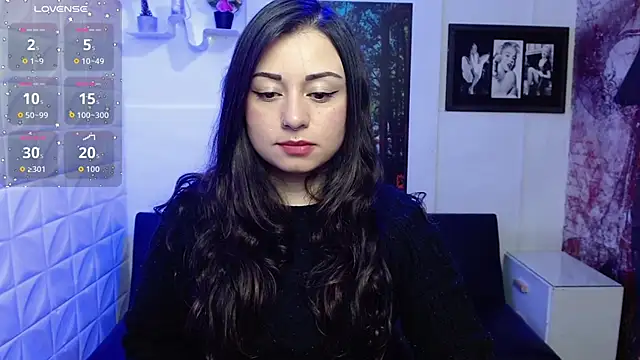 Snapshot of Eva_Roussell chatting on 6, 10, 2025 Eva Roussell online show from 6, 10, 2025