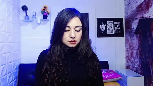 Snapshot of Eva_Roussell chatting on 25, 10, 2025 Eva Roussell online show from 25, 10, 2025