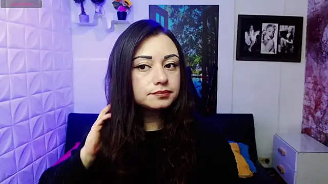 Snapshot of Eva_Roussell chatting on 4, 11, 2025 Eva Roussell online show from 4, 11, 2025