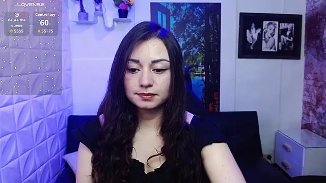 Snapshot of Eva_Roussell chatting on 6, 11, 2025 Eva Roussell online show from 6, 11, 2025