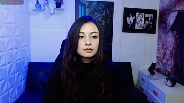 Snapshot of Eva_Roussell chatting on 21, 11, 2025 Eva Roussell online show from 21, 11, 2025