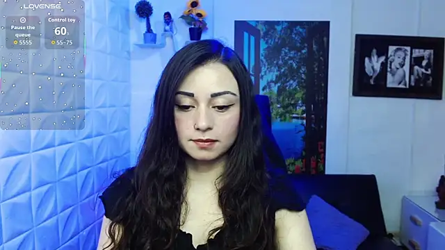 Snapshot of Eva_Roussell chatting on 1, 12, 2025 Eva Roussell online show from 1, 12, 2025