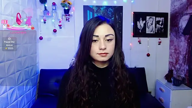 Snapshot of Eva_Roussell chatting on 17, 12, 2025 Eva Roussell online show from 17, 12, 2025