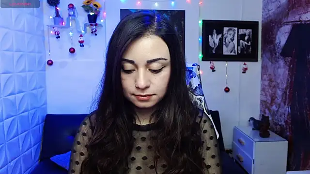 Snapshot of Eva_Roussell chatting on 19, 12, 2025 Eva Roussell online show from 19, 12, 2025