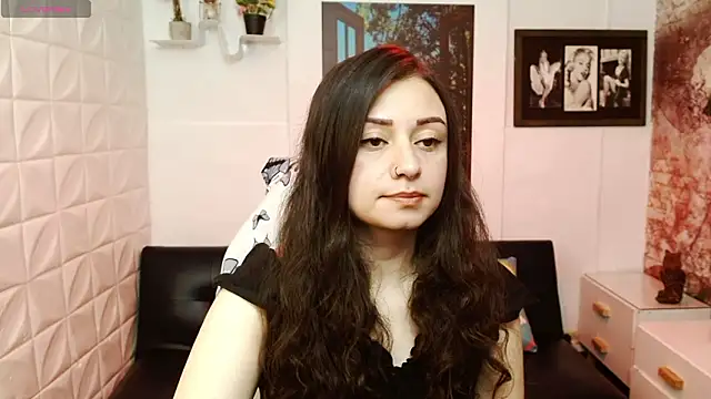 Snapshot of Eva_Roussell chatting on 2, 2, 2026 Eva Roussell online show from 2, 2, 2026