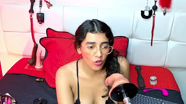 Snapshot of Violet_sl4ve chatting on 1, 2, 2026 Violet sl4ve online show from 1, 2, 2026