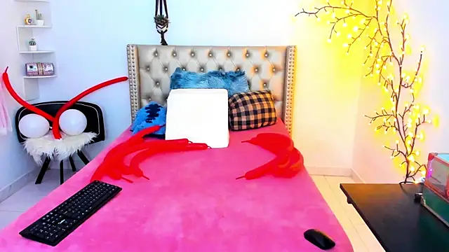 LenaStylesOA online show from 17, 10, 2025