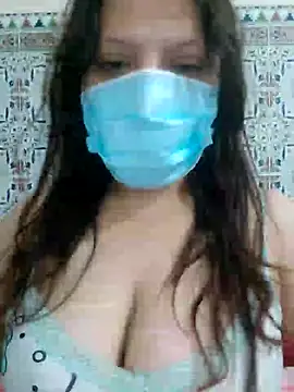 Snapshot of Hot-lino chatting on 5, 5, 2026 Hot-lino online show from 5, 5, 2026