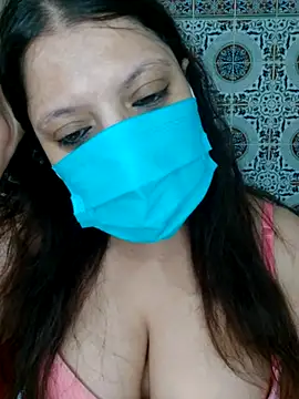 Snapshot of Hot-lino chatting on 8, 7, 2026 Hot-lino online show from 8, 7, 2026