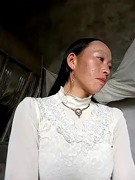 Snapshot of tcm-cute chatting on 9, 10, 2025 tcm-cute online show from 9, 10, 2025