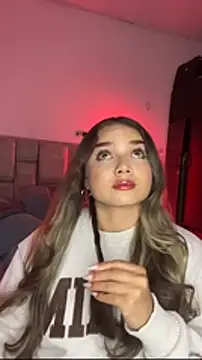 Snapshot of AnnyLopezzz_ chatting on 18, 2, 2026 AnnyLopezzz online show from 18, 2, 2026