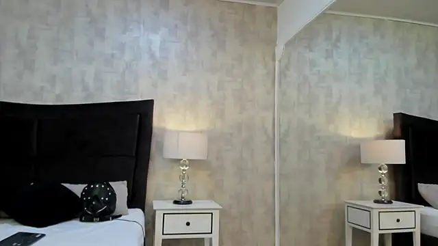 BarbaraLeython1 online show from 4, 10, 2025