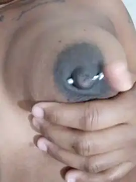 Snapshot of nessinha12 chatting on 30, 10, 2025 nessinha12 online show from 30, 10, 2025