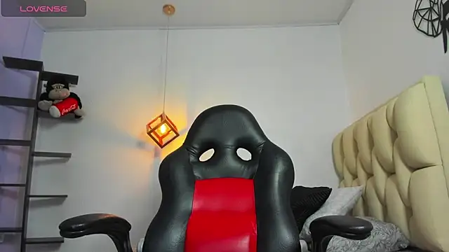 MOLLYSPENCER1 online show from 14, 4, 2026