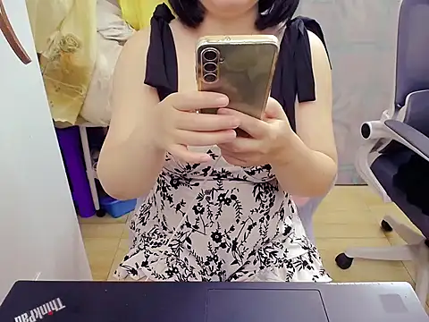 Snapshot of Phuong_Myy chatting on 19, 11, 2025 Phuong Myy online show from 19, 11, 2025