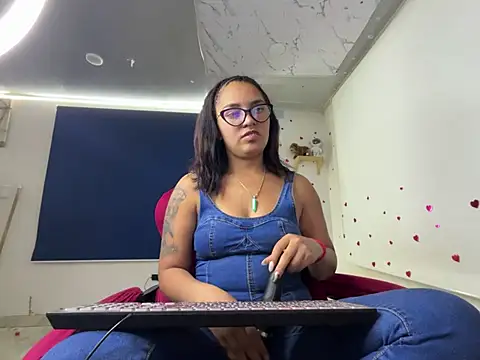 Snapshot of amanne_misa chatting on 16, 4, 2026 amanne misa online show from 16, 4, 2026