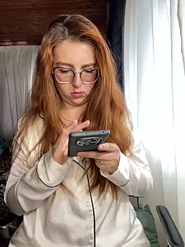 CoraVibes online show from 27, 4, 2026