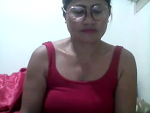 Snapshot of nathalie0045 chatting on 9, 6, 2026 nathalie0045 online show from 9, 6, 2026