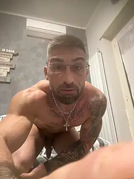 Snapshot of GmGit chatting on 24, 10, 2025 GmGit online show from 24, 10, 2025