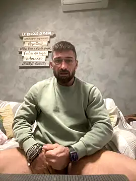 Snapshot of GmGit chatting on 24, 11, 2025 GmGit online show from 24, 11, 2025