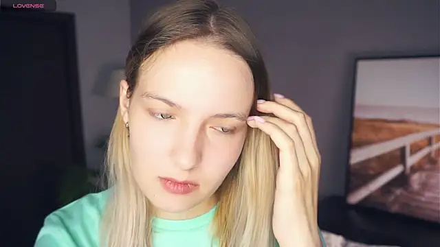 HongTomczak online show from 9, 9, 2025