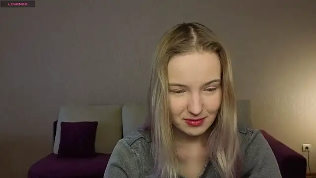 Snapshot of HongTomczak chatting on 13, 4, 2026 HongTomczak online show from 13, 4, 2026