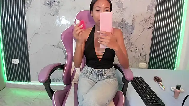 Snapshot of Mia_Duarte1 chatting on 20, 12, 2025 Mia Duarte1 online show from 20, 12, 2025