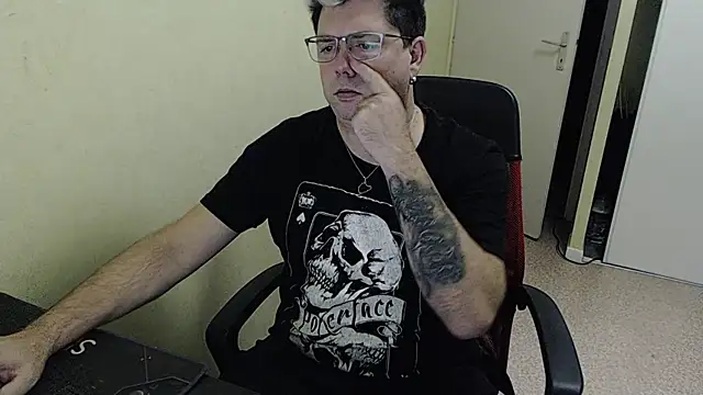 Snapshot of blueandwhite1 chatting on 3, 12, 2024 blueandwhite1 online show from 3, 12, 2024