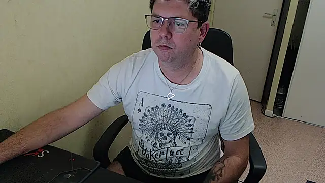 Snapshot of blueandwhite1 chatting on 9, 12, 2024 blueandwhite1 online show from 9, 12, 2024