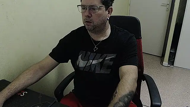 Snapshot of blueandwhite1 chatting on 14, 12, 2024 blueandwhite1 online show from 14, 12, 2024