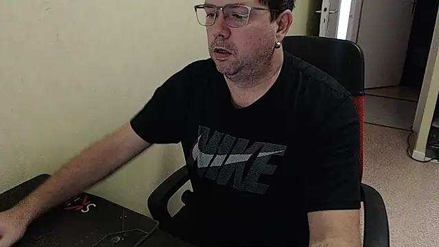 Snapshot of blueandwhite1 chatting on 14, 12, 2024 blueandwhite1 online show from 14, 12, 2024