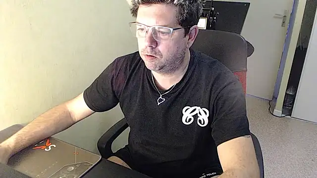 Snapshot of blueandwhite1 chatting on 29, 12, 2024 blueandwhite1 online show from 29, 12, 2024