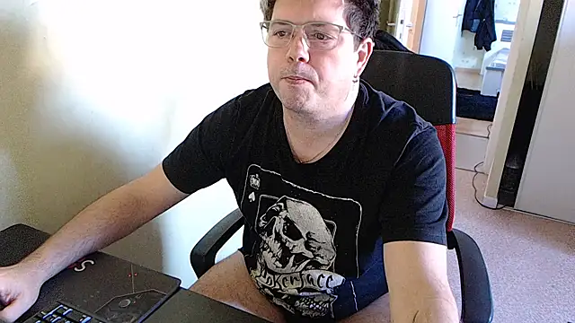 Snapshot of blueandwhite1 chatting on 31, 12, 2024 blueandwhite1 online show from 31, 12, 2024