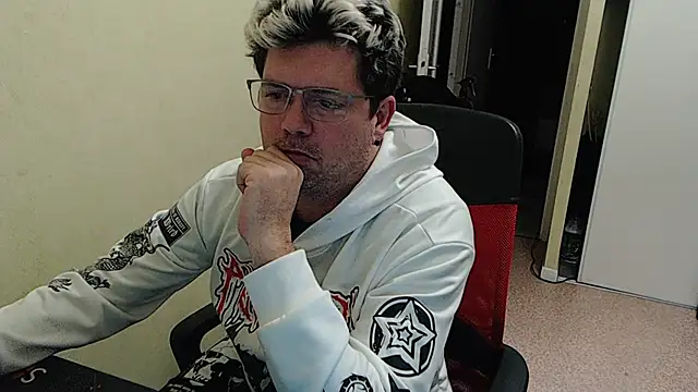 Snapshot of blueandwhite1 chatting on 3, 1, 2025 blueandwhite1 online show from 3, 1, 2025