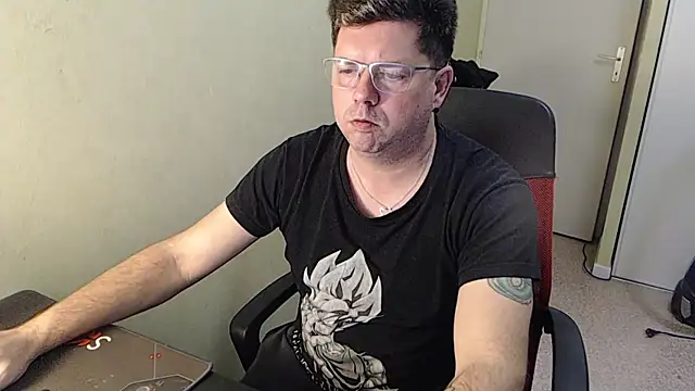 Snapshot of blueandwhite1 chatting on 28, 1, 2025 blueandwhite1 online show from 28, 1, 2025