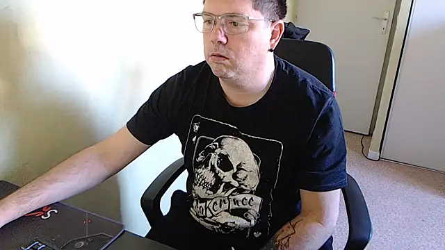 Snapshot of blueandwhite1 chatting on 2, 2, 2025 blueandwhite1 online show from 2, 2, 2025