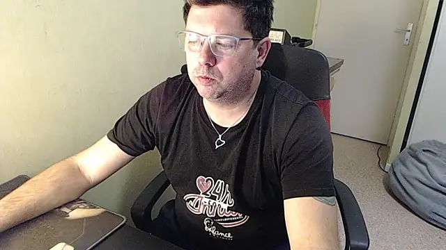 Snapshot of blueandwhite1 chatting on 10, 2, 2025 blueandwhite1 online show from 10, 2, 2025