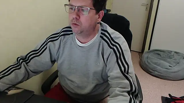 Snapshot of blueandwhite1 chatting on 1, 3, 2025 blueandwhite1 online show from 1, 3, 2025