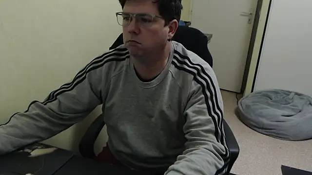 Snapshot of blueandwhite1 chatting on 7, 3, 2025 blueandwhite1 online show from 7, 3, 2025