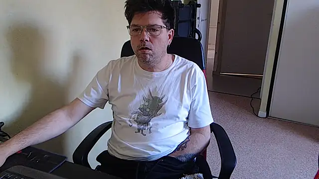 blueandwhite1 online show from 4, 4, 2026