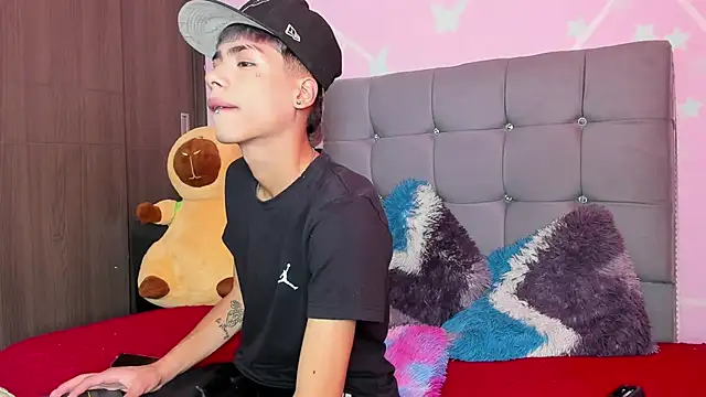 Snapshot of Playboy_Andersex chatting on 12, 9, 2025 Playboy Andersex online show from 12, 9, 2025