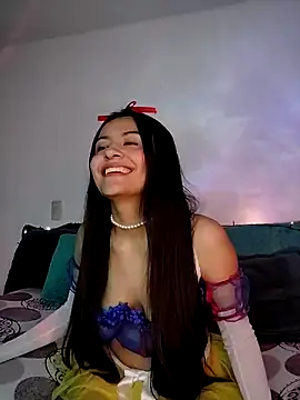 Emmaa  Smiith online show from 26, 9, 2025