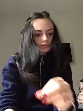 prettylittlefooxy online show from 13, 11, 2025