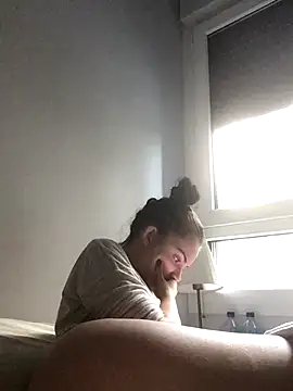 prettylittlefooxy online show from 16, 11, 2025