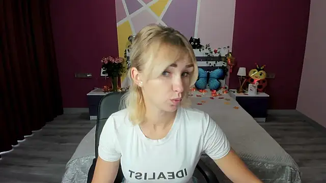 MeryMidnight online show from 10, 10, 2025