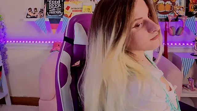 Snapshot of Sonia_Meow chatting on 26, 9, 2025 Sonia Meow online show from 26, 9, 2025