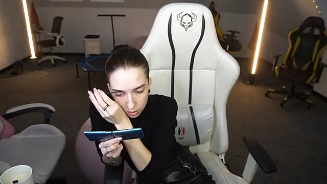  Lili 054 online show from 9, 10, 2025