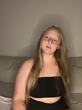 Snapshot of young_hailey chatting on 15, 9, 2025 young hailey online show from 15, 9, 2025