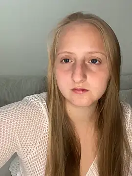 Snapshot of young_hailey chatting on 24, 9, 2025 young hailey online show from 24, 9, 2025