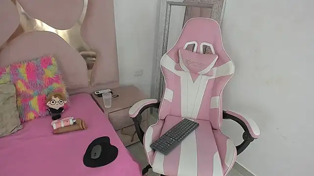 natsumiht online show from 4, 10, 2025